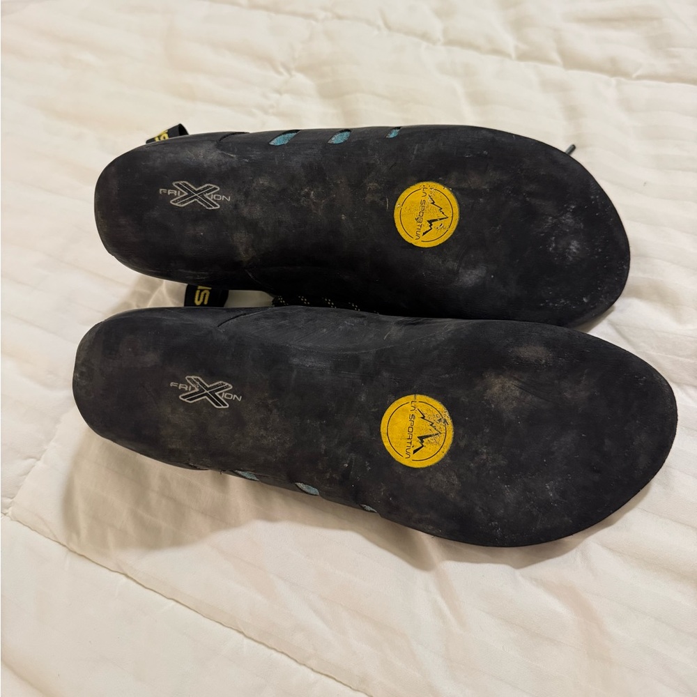 La Sportiva Rock Climbing Shoes - Picture 2 of 6